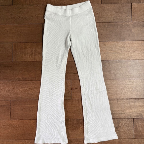 Aritzia Lounge set - Picture 3 of 5